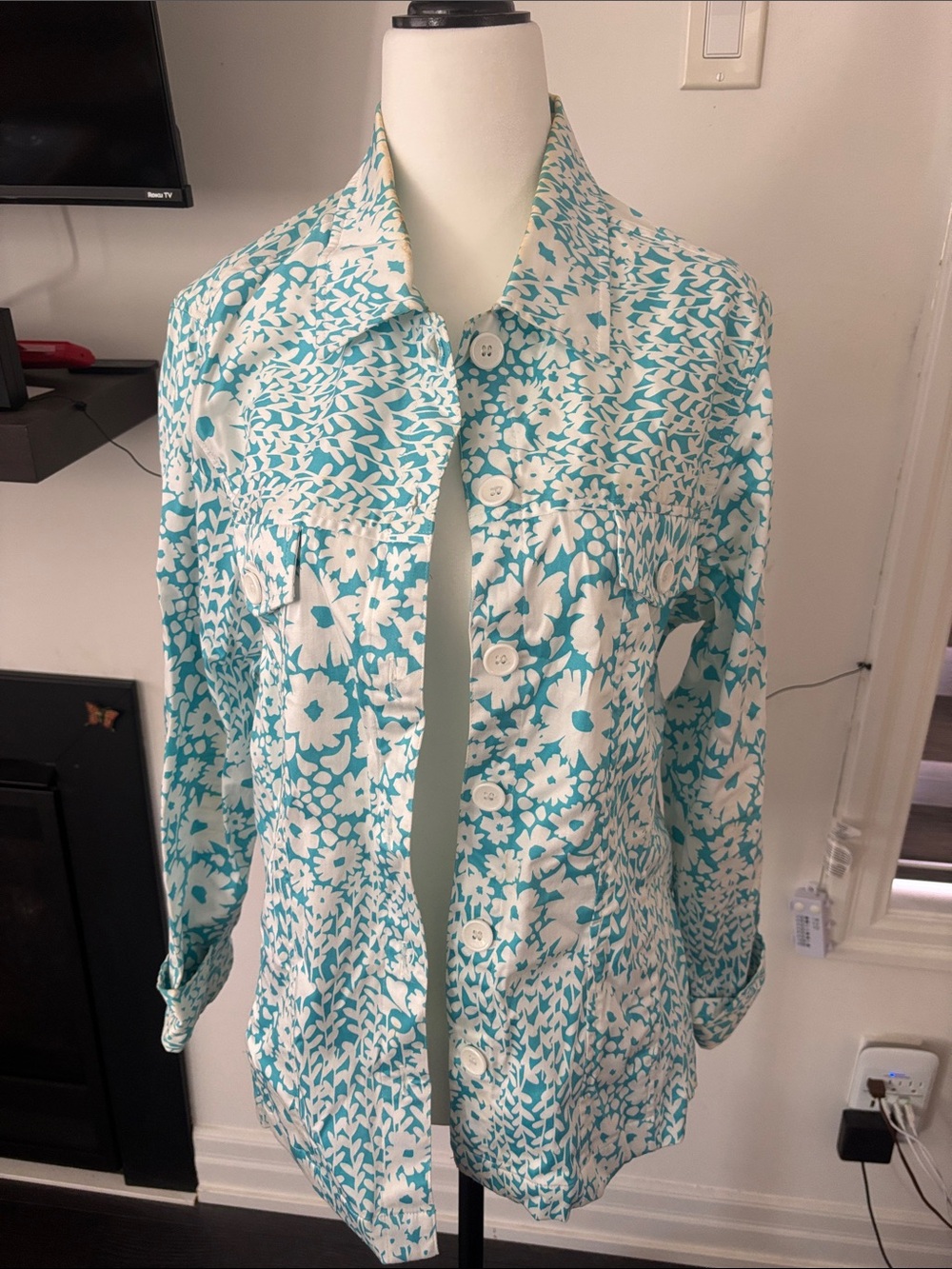 Women’s Floral Button-Down Shirt in Aqua and White Brand Tami with pockets